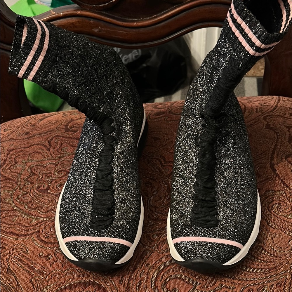 Stylish Black and Pink Women's Shoes